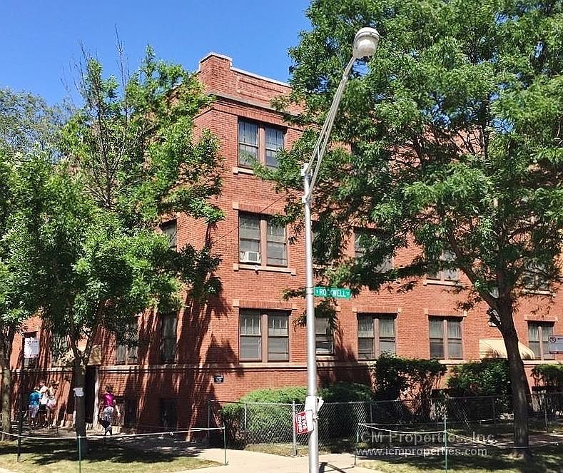 1st image of 4844 N Rockwell St #1F