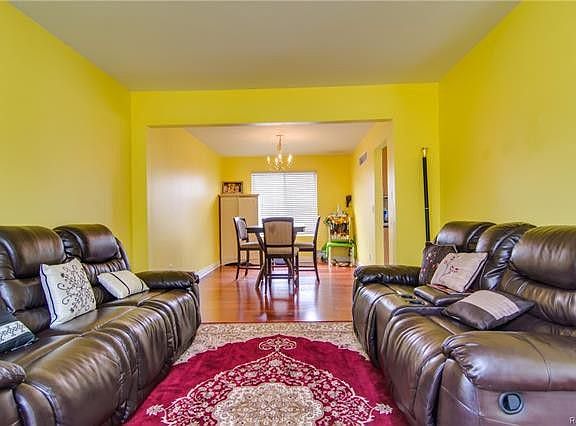 5th image of 38273 Plumhollow Dr