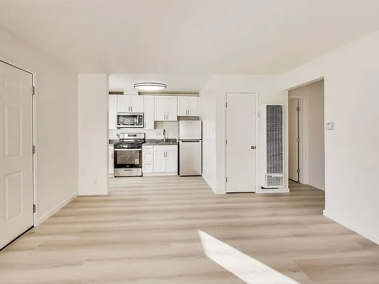 430 Vernon St #10 — Photo 2