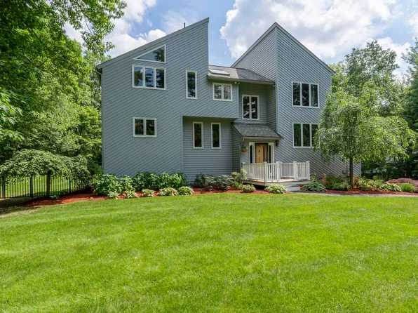 6 Summer Drive, Londonderry, NH 03053
