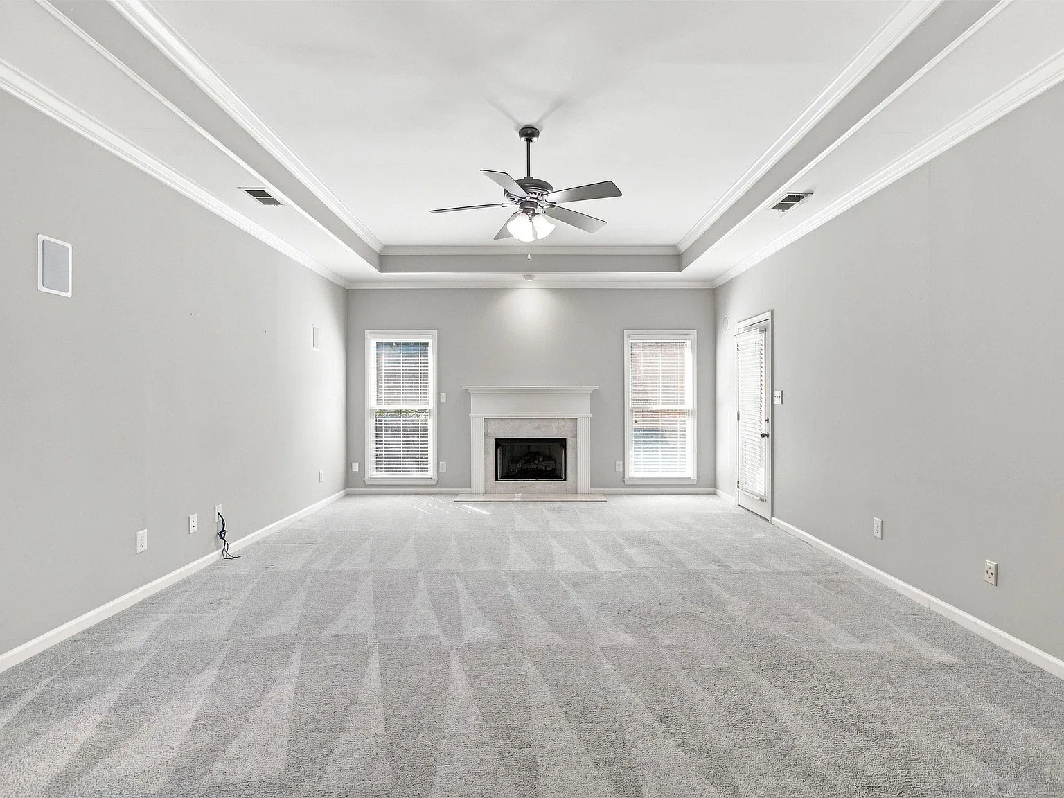 3 bed, 2.0 bath, 1747 sqft, $2,600 — Photo 3