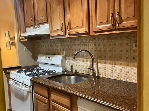 2626 Homecrest Avenue image 5 of 11