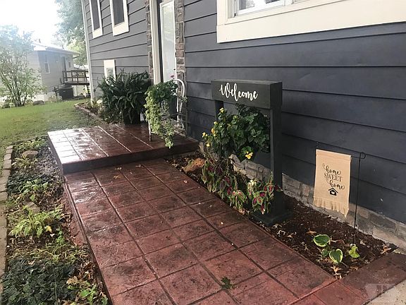 3rd image of 1009 Maywood Dr