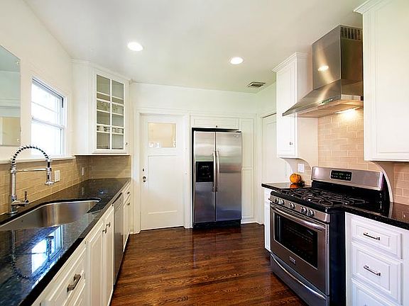 5th image of 816 N Crescent Heights Blvd