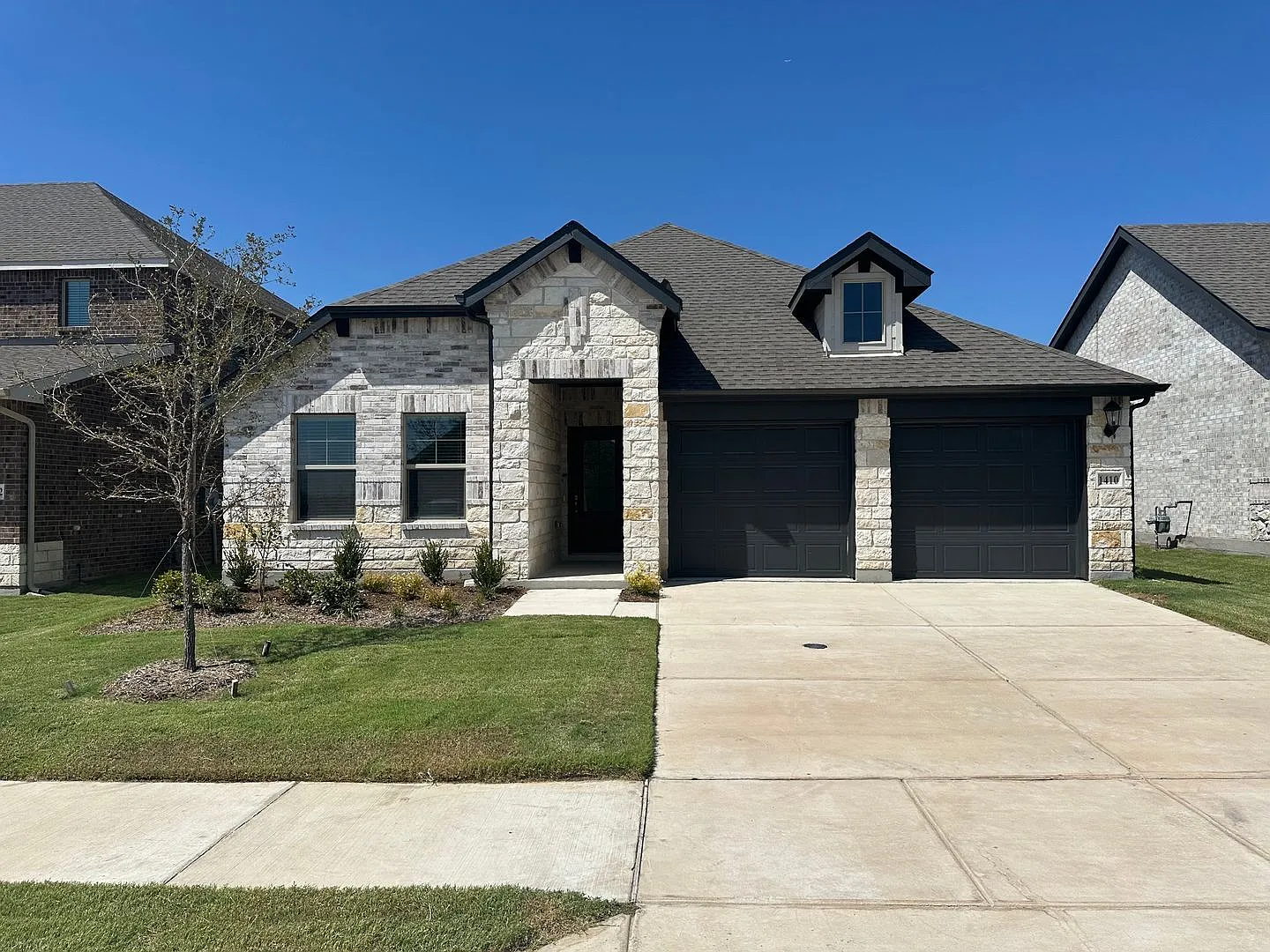 1410 Old Stead Dr — Photo 1