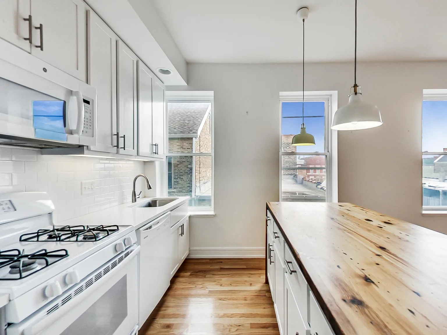 1 bed, 850 sqft, $2,399 — Photo 4