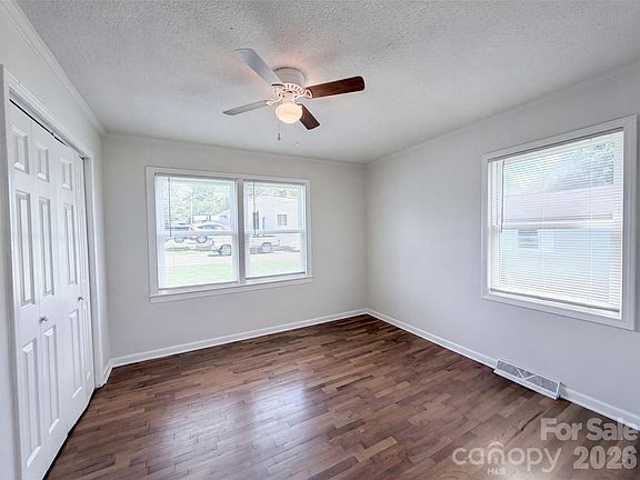 4th image of 206 Lilly St