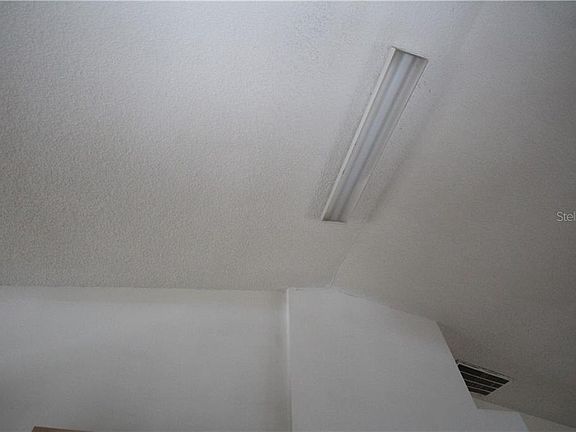 5th image of 2585 Millwood Ave