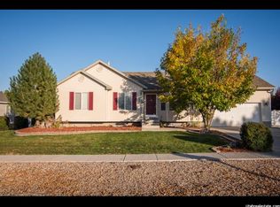 895 S Ruben Ct, Grantsville, UT 84029
