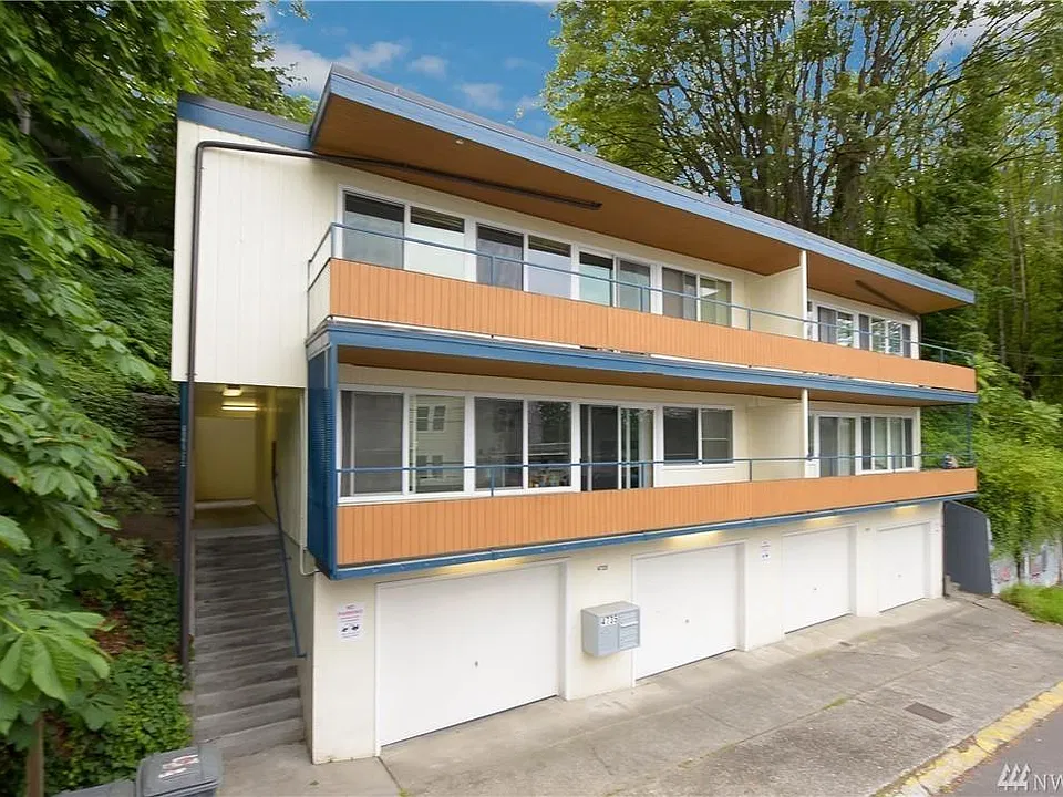4735 22nd Ave NE #3