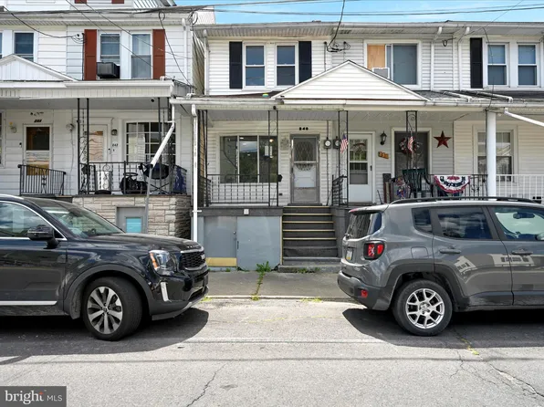 240 E Center St, Mount Carmel, PA 17851