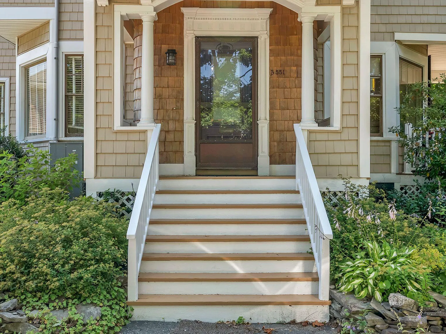 1 bed, 1100 sqft, $2,000 — Photo 2