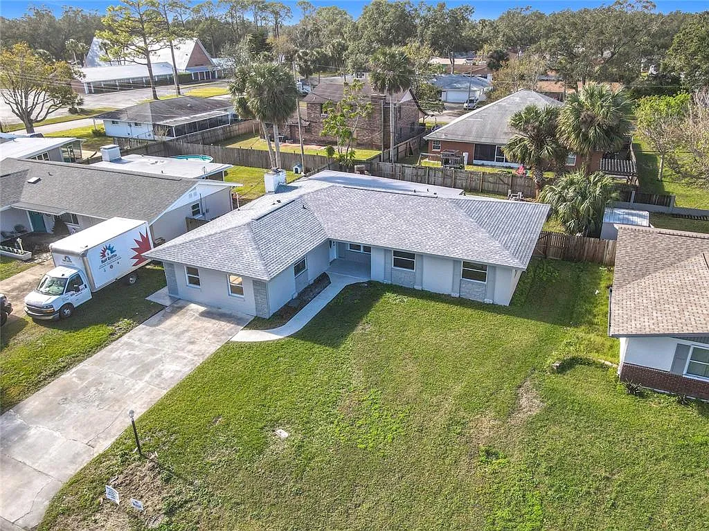 4 bed, 3.0 bath, 1990 sqft, $3,000 — Photo 2