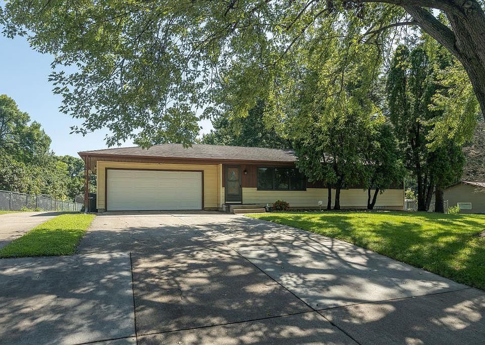 1st image of 2717 Sunset Ln