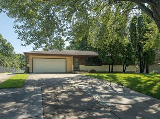 2717 Sunset Ln, Burnsville, MN 55337