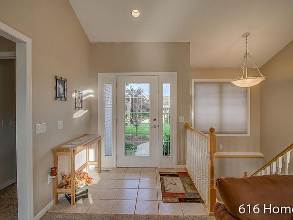 3rd image of 5887 Buttercup Ct SW