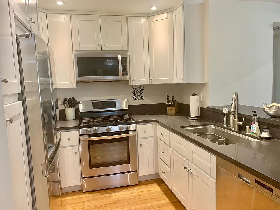 Kitchen includes frig.