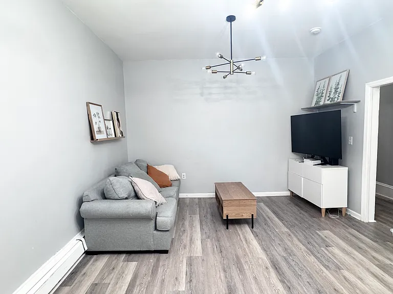 16 E Washington Ave #1 — Photo 1