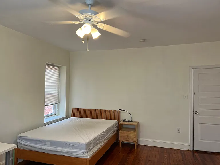 4246 Spruce St — Photo 4
