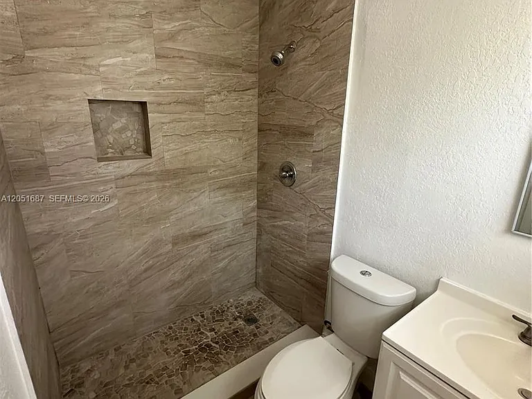 651 SW 30th Ave — Photo 10