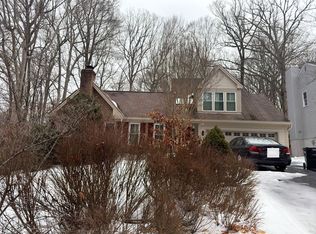 7903 Oak Hollow Ln, Fairfax Station, VA 22039