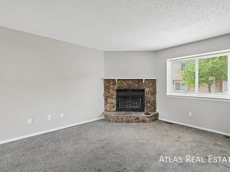 3027 Starlight Cir — Photo 5