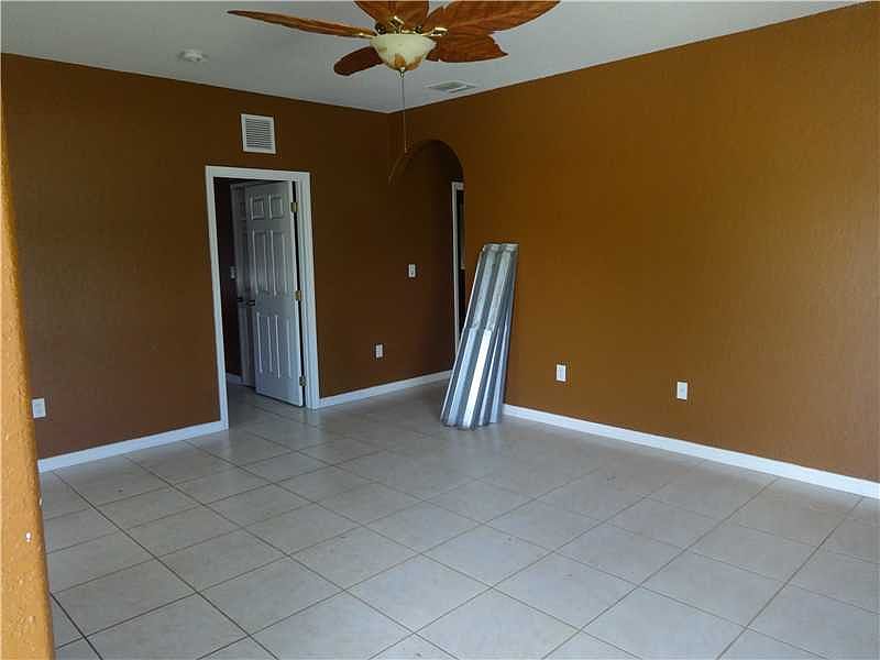 2nd image of 325 NW 3rd St