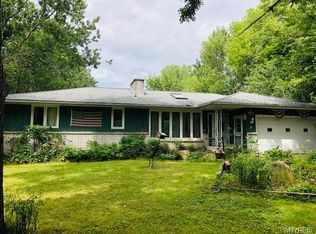 456 Hall Rd, Elma, NY 14059