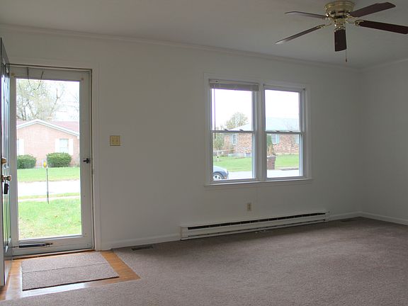 2nd image of 318 Laurel Ln
