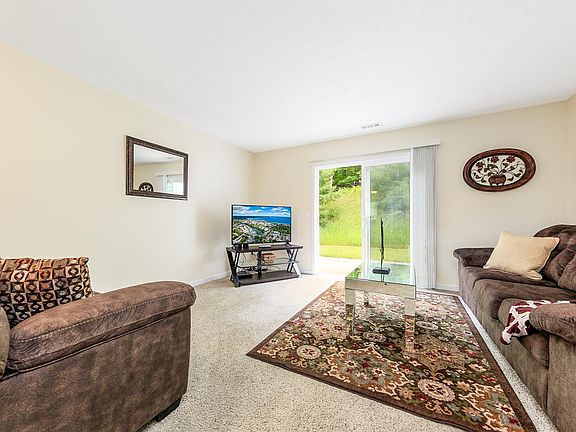 2nd image of 3889 Vale Dr #3889