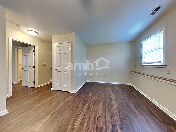 5th image of 15 Mary Jane Dr