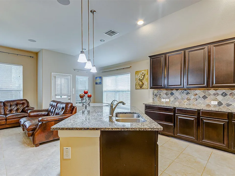 9419 Sparrow Creek Ct