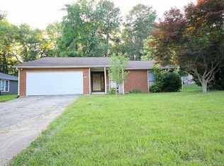 6345 Lake Forest Rd, Charlotte, NC 28227