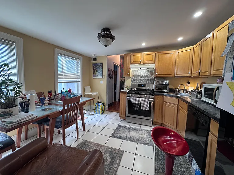 68 Rockland St #2 — Photo 4