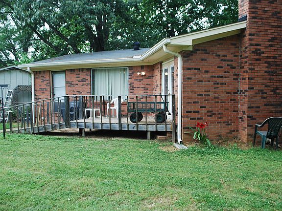 3rd image of 24 Sunny Wood Ln