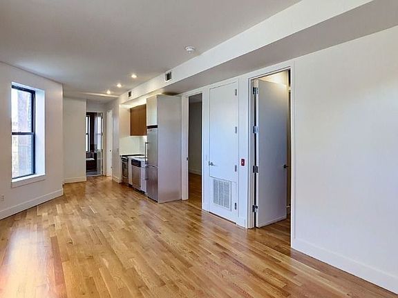 4th image of 163 S 1st St #2BB