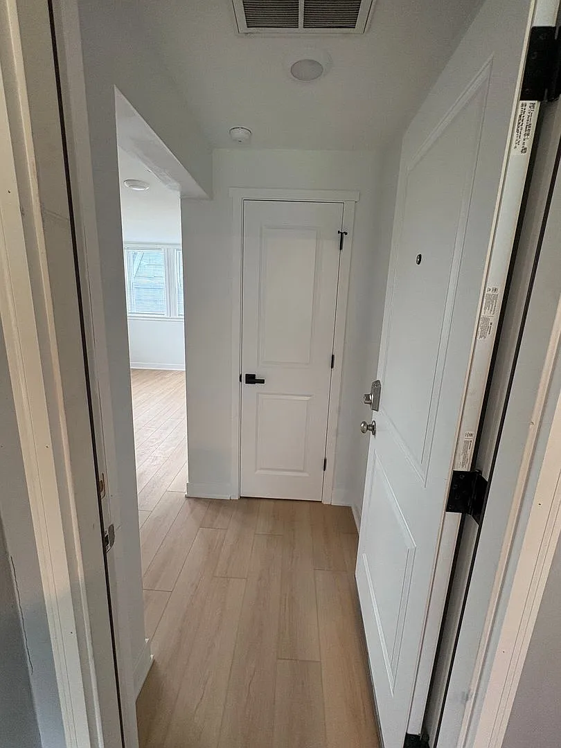 Amazing Parkside Quadplex — Photo 3