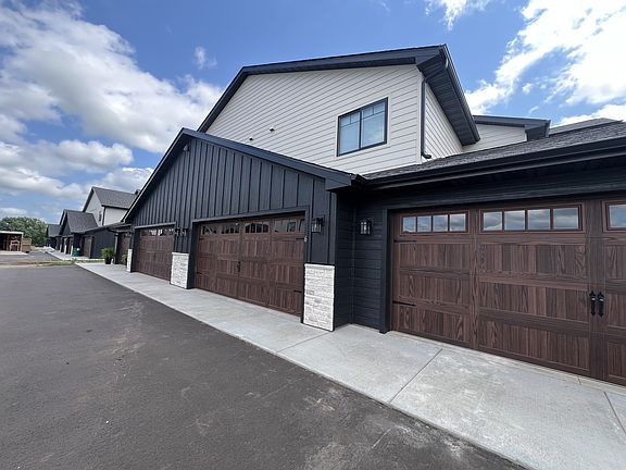 4th image of 4863 Woodland Park Dr #7