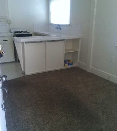2nd image of 4448 1/2 Marlborough Ave