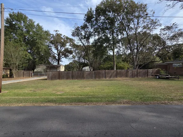 114 Sunset Dr, Petal, MS 39465