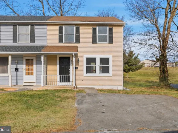427 Heather Ridge Dr, Frederick, MD 21702