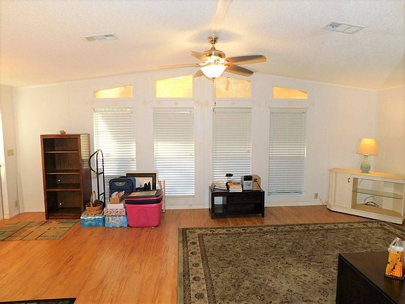 2nd image of 10904 Prairie Dr
