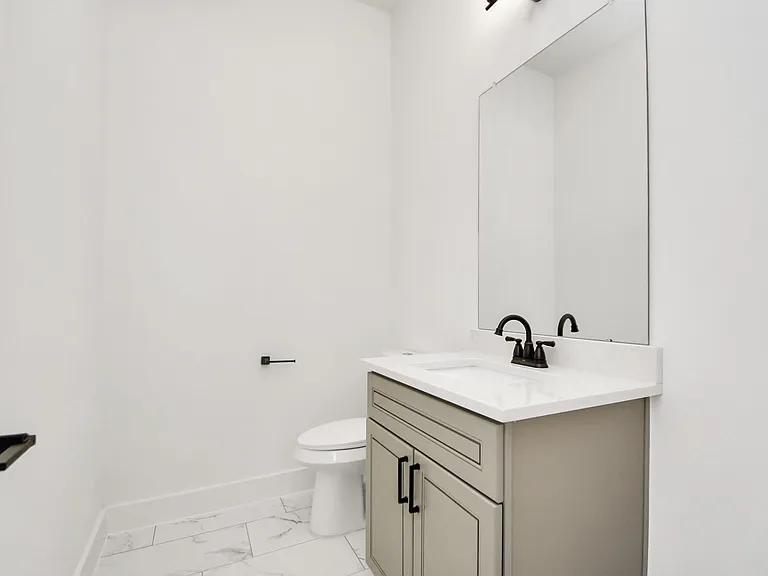 4352 Avron Dr — Photo 4