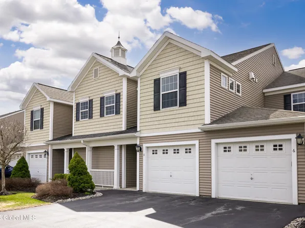 8 Treasures Place, Queensbury, NY 12804