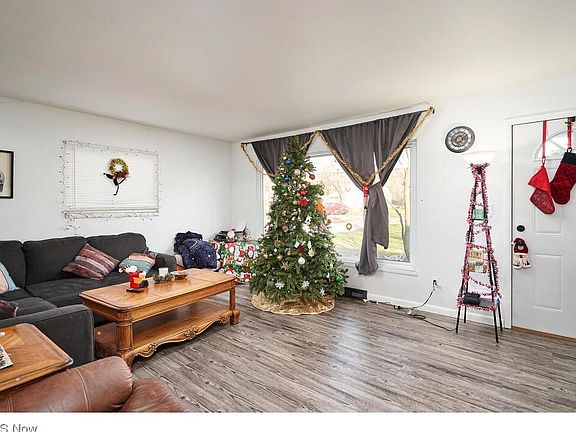 2nd image of 2986 Harris Ave