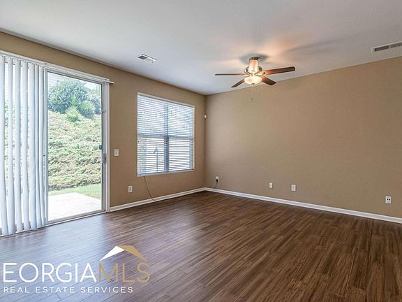 4th image of 1039 Crown Blvd