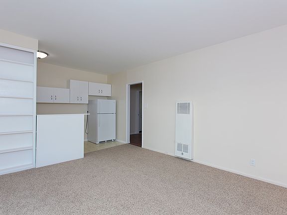 3rd image of 677 S Lake Ave APT F