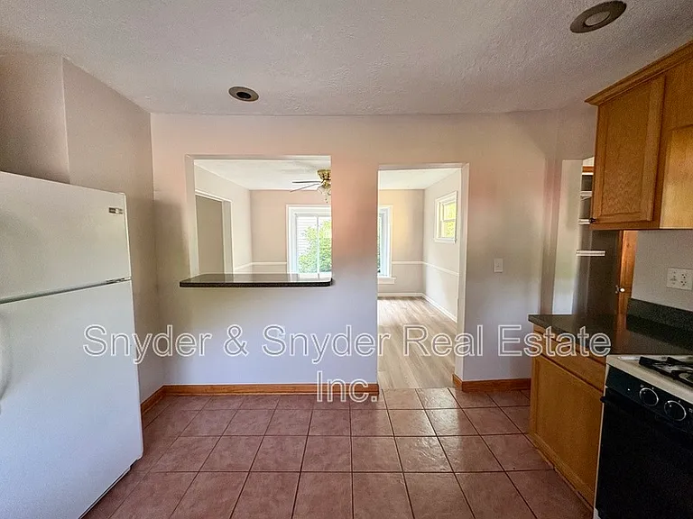 605 Sackett Ave — Photo 14