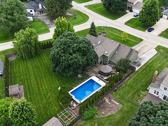 3rd image of 11S514 Webster Ln