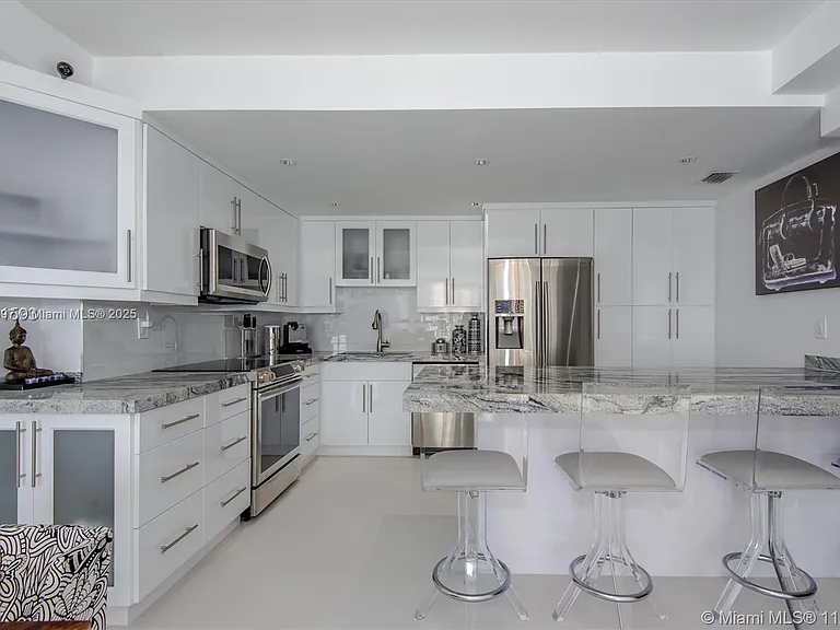 19390 Collins Ave #1121 — Photo 8